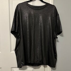 Edgely Shimmering Gray Top